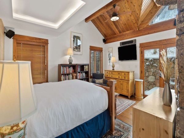 Ski In Ski Out Luxury 6 Bedroom Home in Beaver Creek