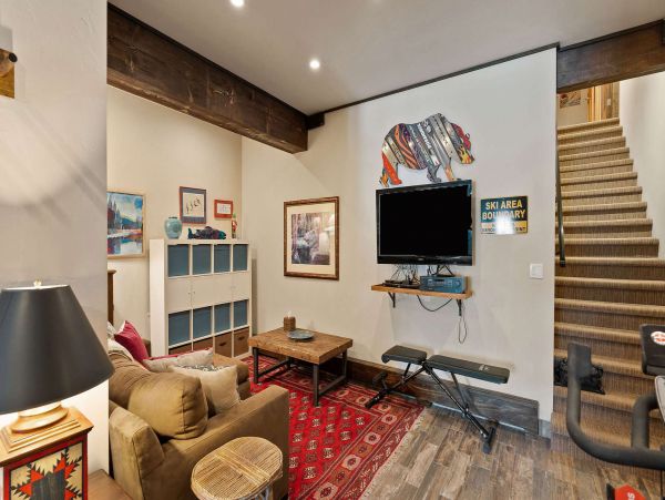 Ski In Ski Out Luxury 6 Bedroom Home in Beaver Creek