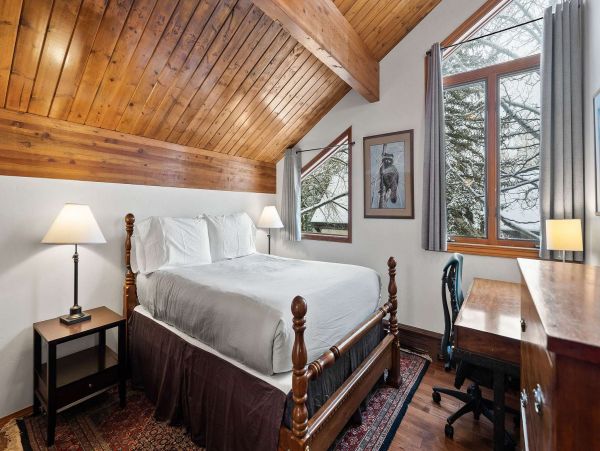 Ski In Ski Out Luxury 6 Bedroom Home in Beaver Creek