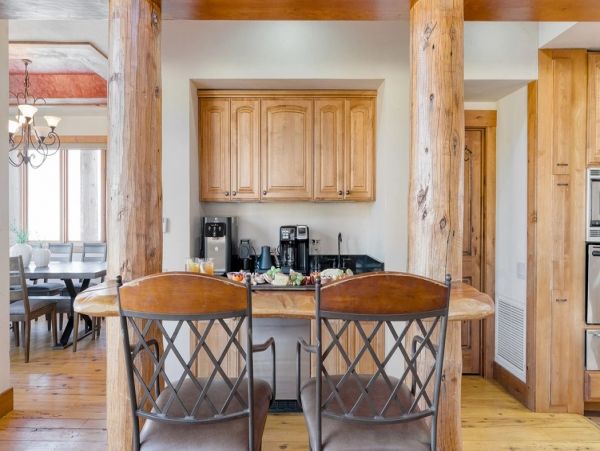 Silverthorne Mountain View Eight Bedroom Vacation Estate