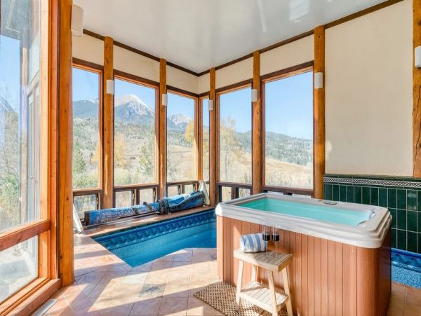 Silverthorne Mountain View Eight Bedroom Vacation Estate