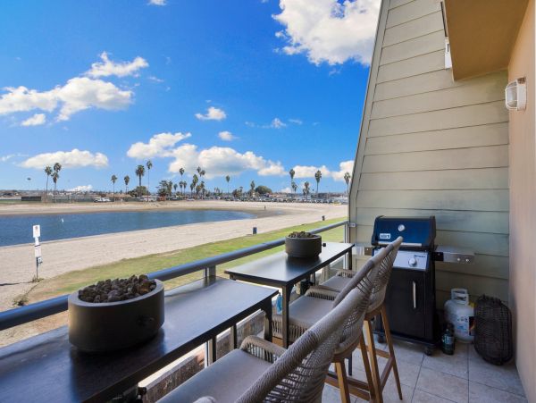 Bayfront Two Bedroom Vacation Rental in Mission Beach