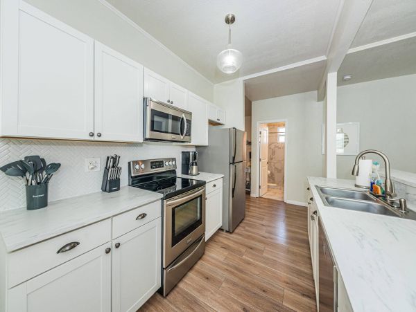 Charming Beach Three Bedroom Cottage in Clearwater Beach