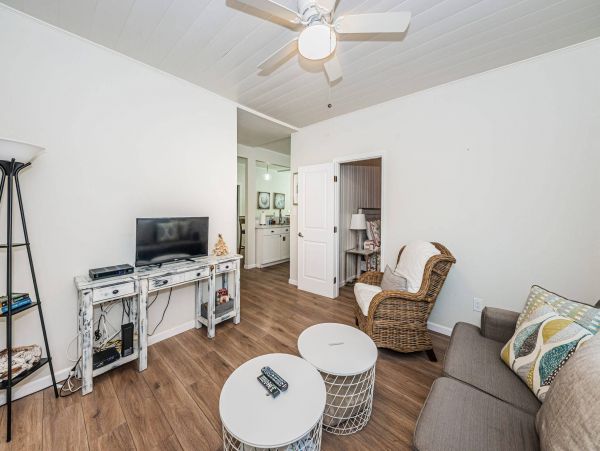 Charming Beach Three Bedroom Cottage in Clearwater Beach