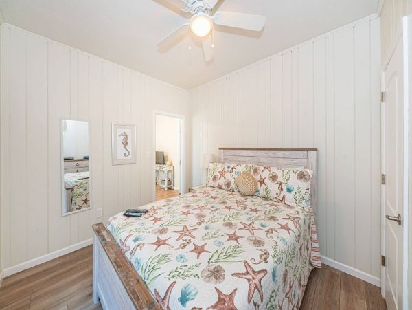Charming Beach Three Bedroom Cottage in Clearwater Beach
