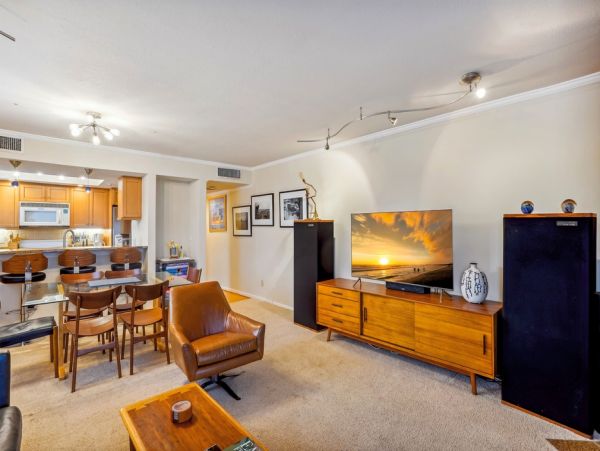 Relaxing Gulf-Front Getaway with Stunning Views and Cozy Comfort
