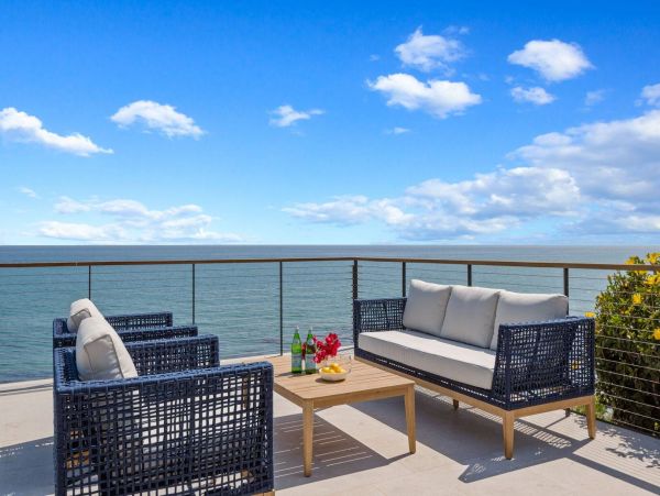 Modern Luxury Santa Barbara with Amazing Views