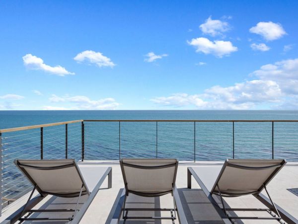 Modern Luxury Santa Barbara with Amazing Views