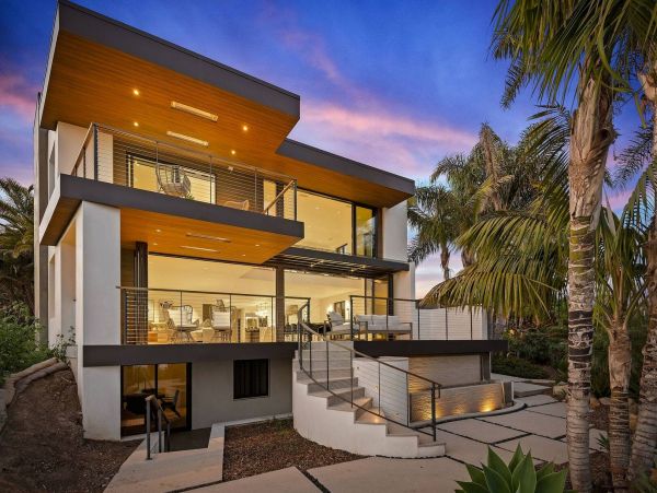 Modern Luxury Santa Barbara with Amazing Views
