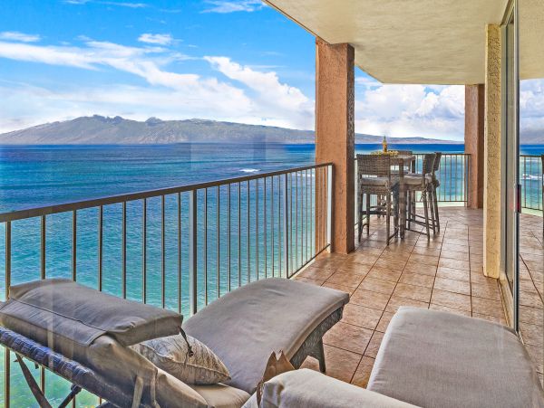 Oceanfront Kahana Vacation Condo Two Bedroom
