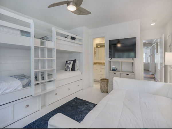 Luxury Four Bedroom Four bathroom Pool Home