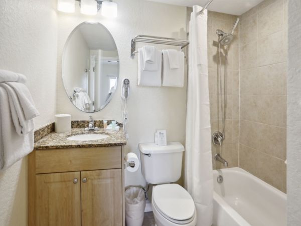 Beachfront Two Bedroom Vacation Rental in Treasure Island