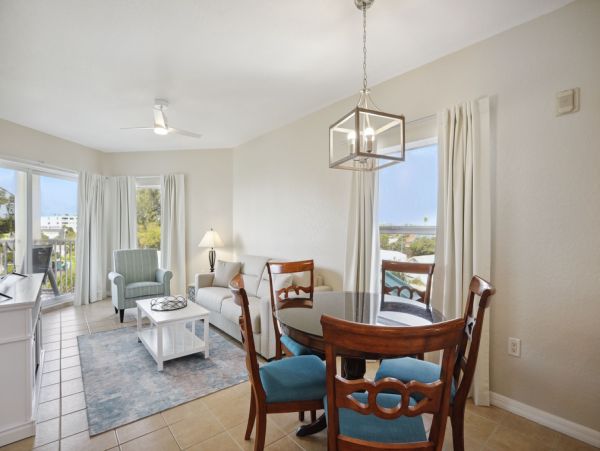 Beachfront Two Bedroom Vacation Rental in Treasure Island