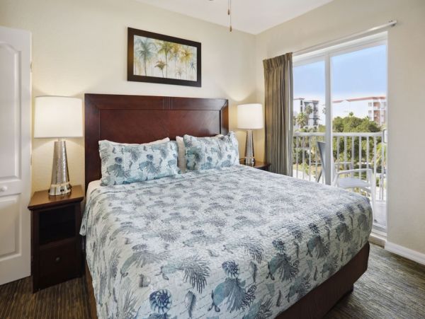 Beachfront Two Bedroom Vacation Rental in Treasure Island