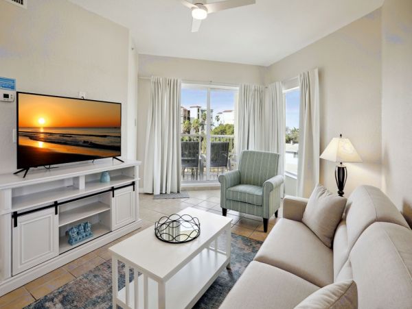 Beachfront Two Bedroom Vacation Rental in Treasure Island