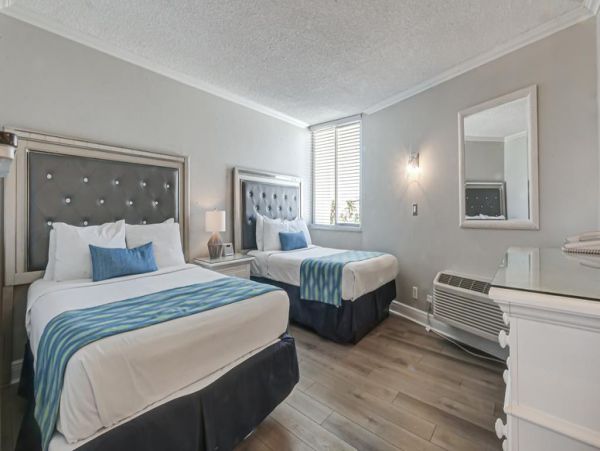 Clearwater Beach Bedroom Suite Short Walk to Beach