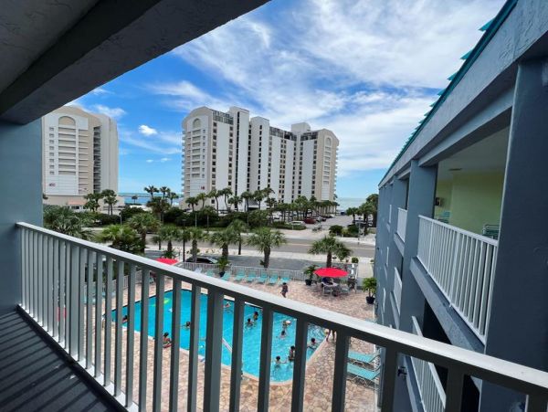 Clearwater Beach Bedroom Suite Short Walk to Beach
