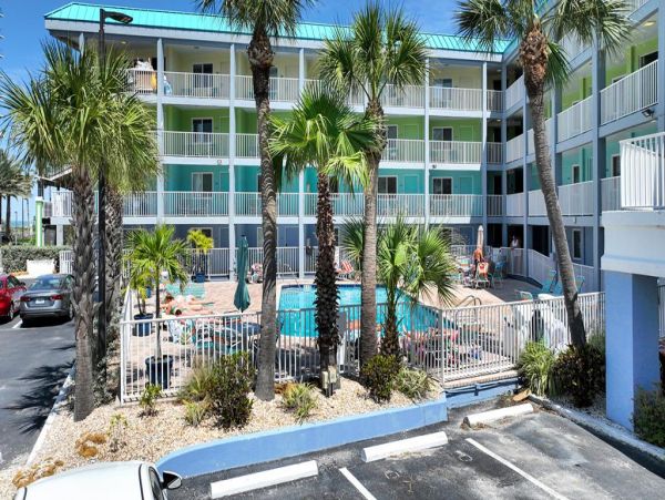 Clearwater Beach Bedroom Suite Short Walk to Beach
