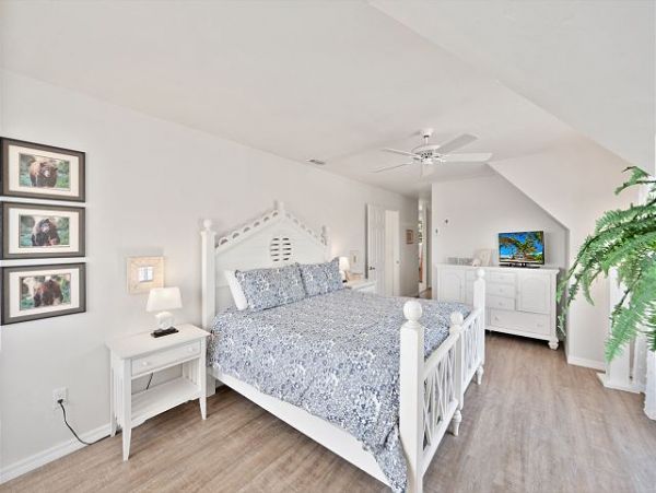 Beautiful Best Luxury Vacation Pool Home Sleeps Four Bedroom