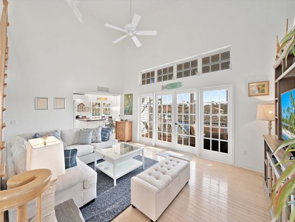 Beautiful Best Luxury Vacation Pool Home Sleeps Four Bedroom
