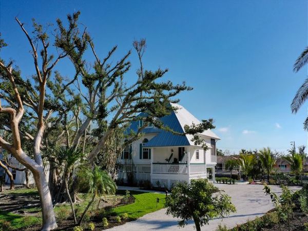 Beautiful Best Luxury Vacation Pool Home Sleeps Four Bedroom