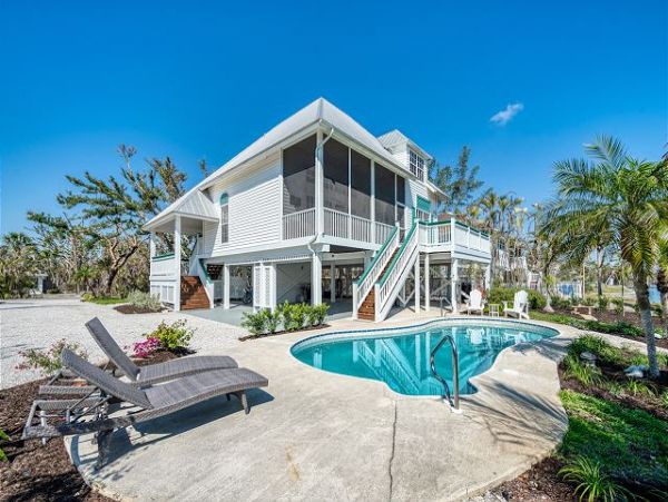 Beautiful Best Luxury Vacation Pool Home Sleeps Four Bedroom