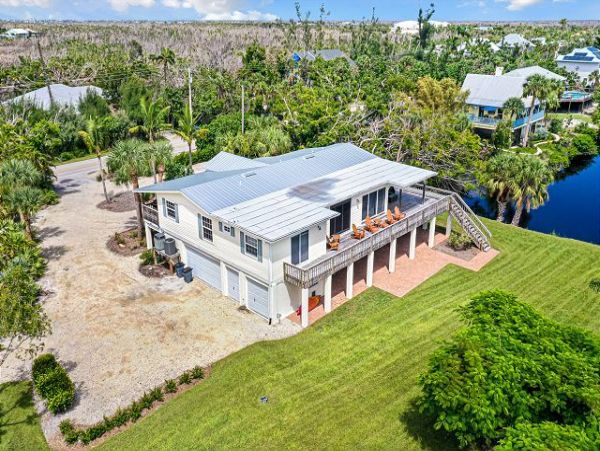 Lake View Three Bedroom Vacation Rental in Sanibel