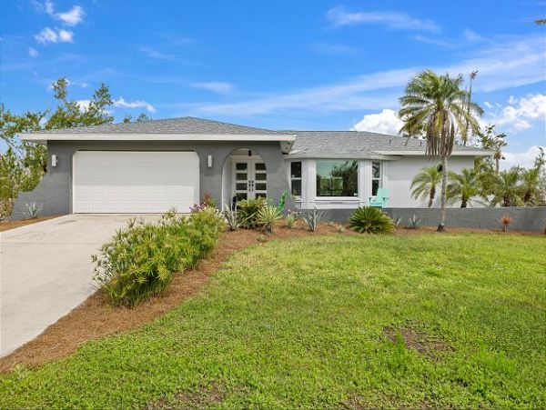 Sanibel 3 Bedroom Vacation Home with Private Pool