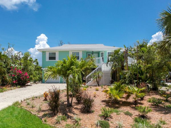 Charming Vacation Home in Sanibel Three Bedroom