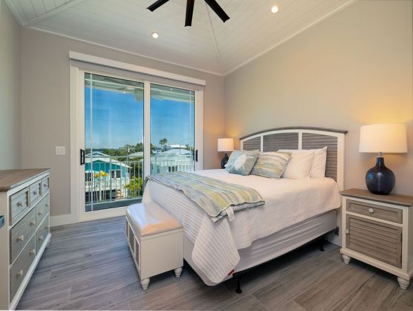 Brand New Beach Vacation Home Seven Bedroom Walk to Beach