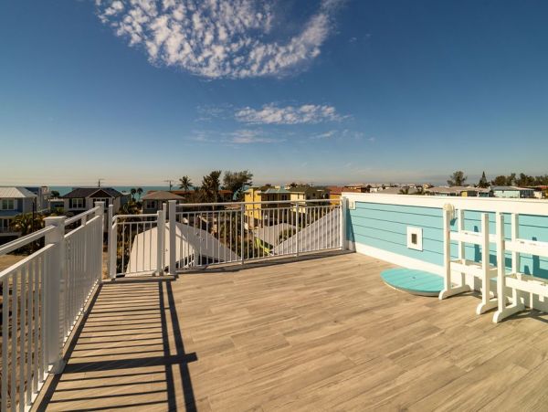 Brand New Beach Vacation Home Seven Bedroom Walk to Beach