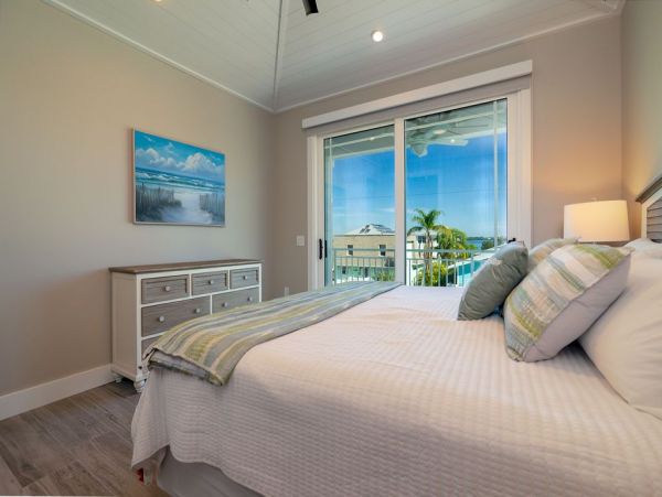 Brand New Beach Vacation Home Seven Bedroom Walk to Beach
