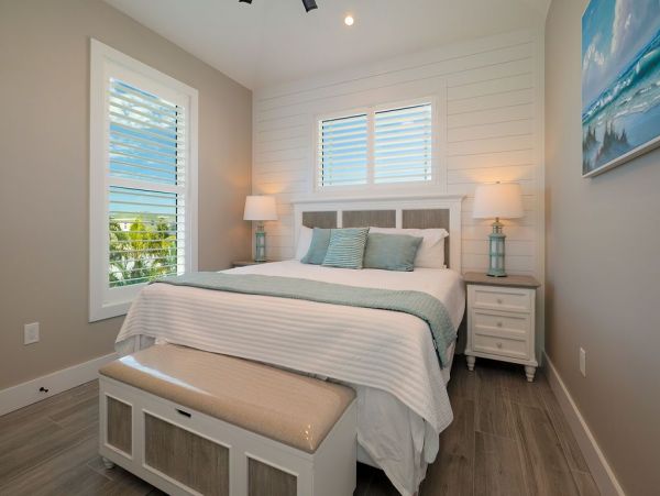 Brand New Beach Vacation Home Seven Bedroom Walk to Beach