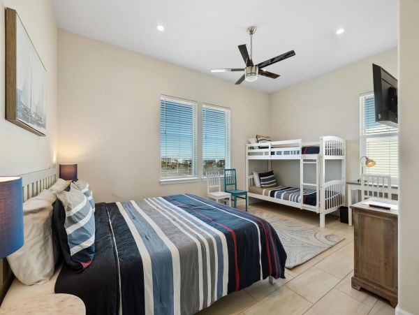 Six Bedroom Vacation Rental Pensacola Beach Sleeps 25