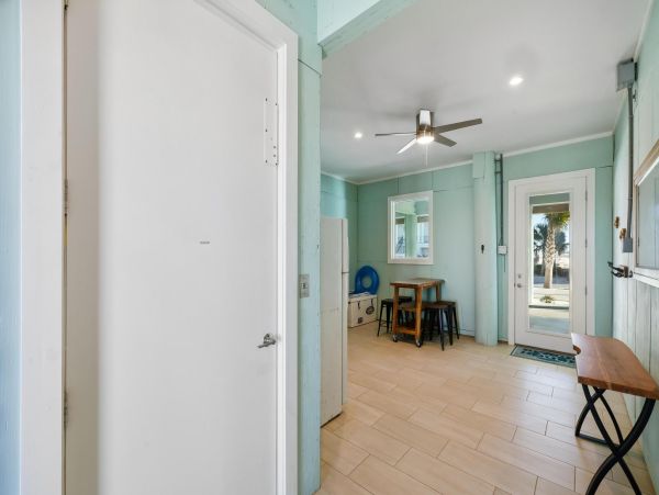 Six Bedroom Vacation Rental Pensacola Beach Sleeps 25
