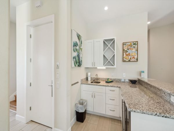 Six Bedroom Vacation Rental Pensacola Beach Sleeps 25
