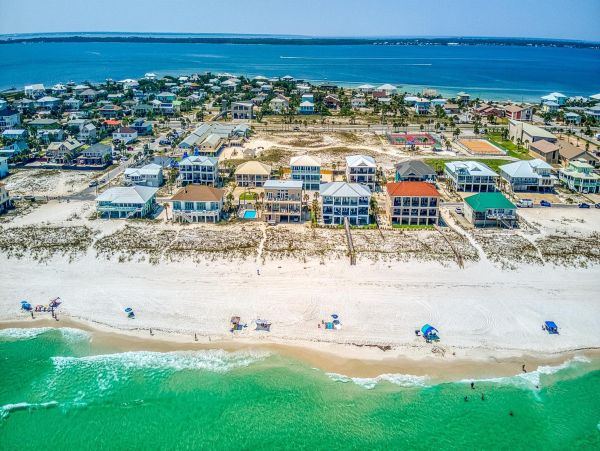 Six Bedroom Vacation Rental Pensacola Beach Sleeps 25