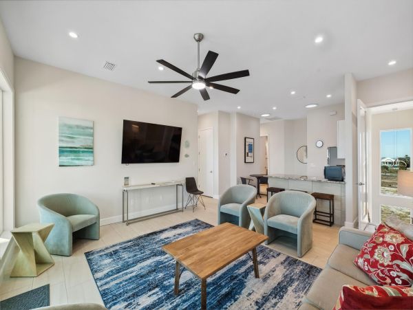 Six Bedroom Vacation Rental Pensacola Beach Sleeps 25