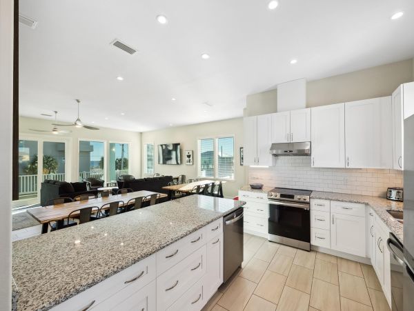 Six Bedroom Vacation Rental Pensacola Beach Sleeps 25