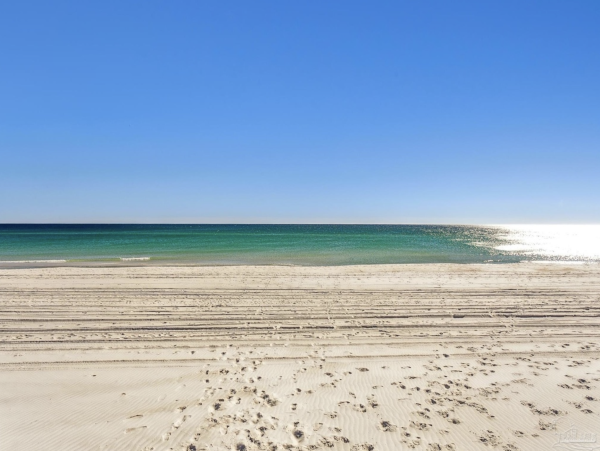 Six Bedroom Vacation Rental Pensacola Beach Sleeps 25