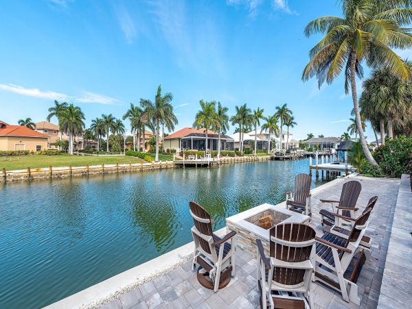 Gorgeous Marco Luxury Vacation Pool Home