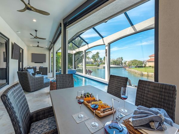 Gorgeous Marco Luxury Vacation Pool Home