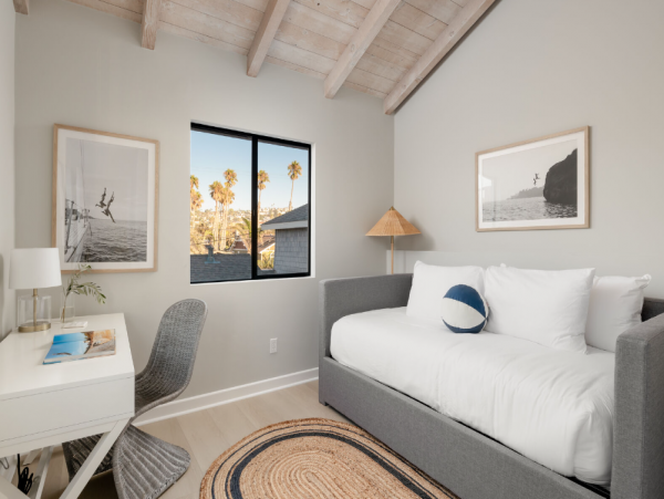 Modern Perfect Getaway Steps from the Beach