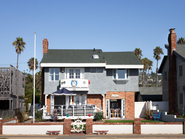Modern Perfect Getaway Steps from the Beach