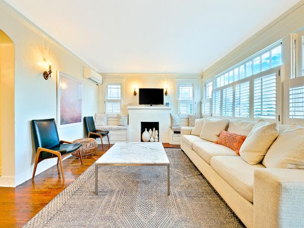Ocean Beach Three Bedroom Plus Studio Apartment Vacation Rental