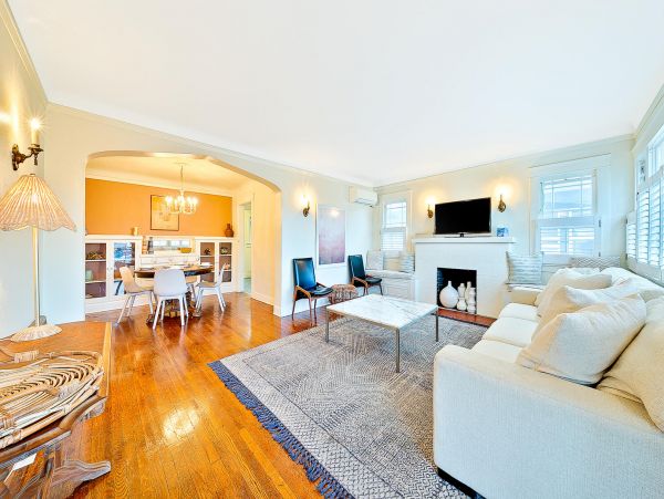 Ocean Beach Three Bedroom Plus Studio Apartment Vacation Rental
