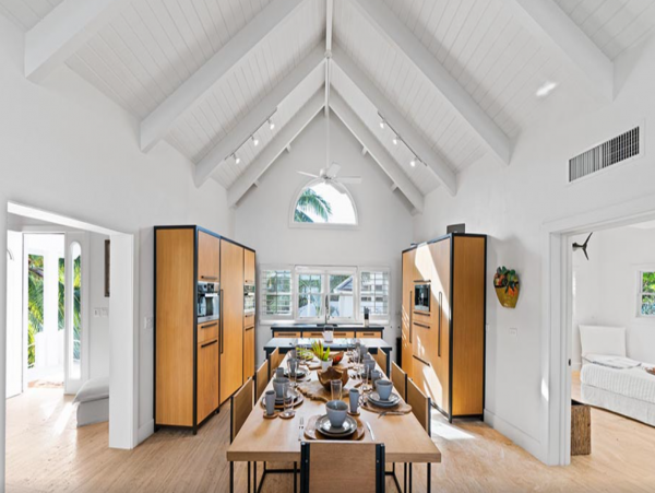 Beachfront Luxury Vacation Rental in Bahamas