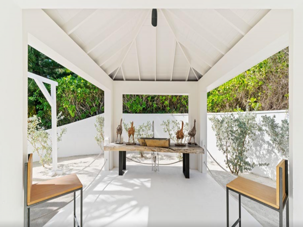 Beachfront Luxury Vacation Rental in Bahamas