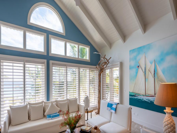 Beachfront Luxury Vacation Rental in Bahamas