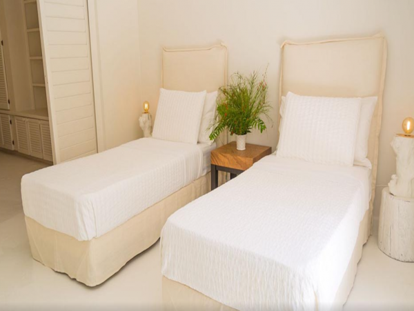 Beachfront Luxury Vacation Rental in Bahamas